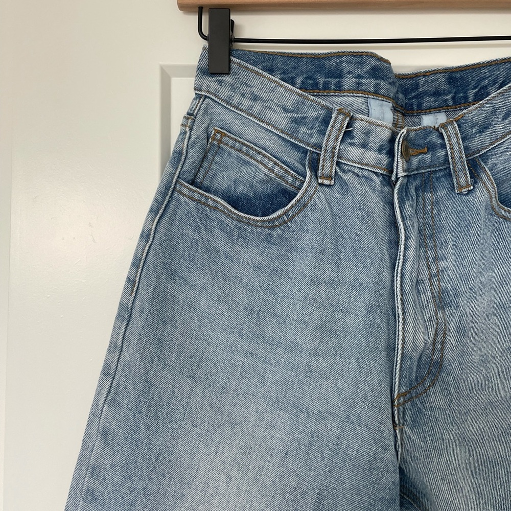 Brandy Melville J.Galt High-Rise Straight Leg Jeans (size L)